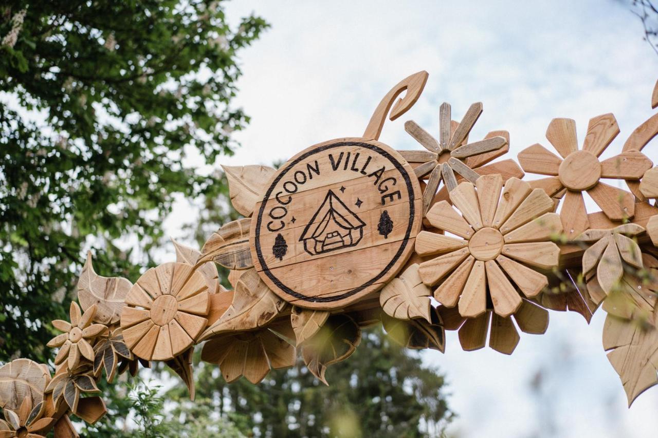 Cocoon Village - Glamping - Domaine Des Grottes De Han Rochefort Kültér fotó