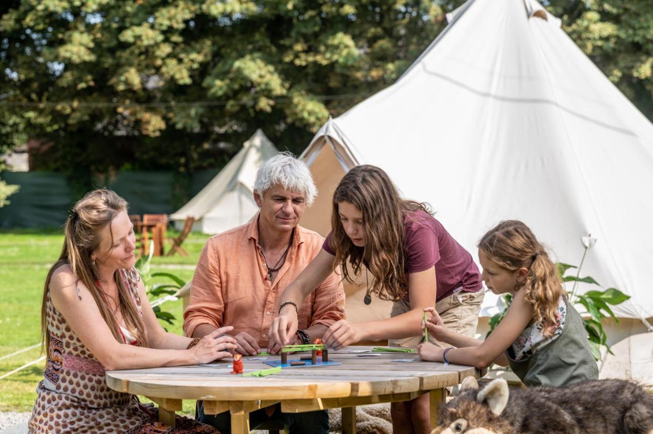 Cocoon Village - Glamping - Domaine Des Grottes De Han Rochefort Kültér fotó